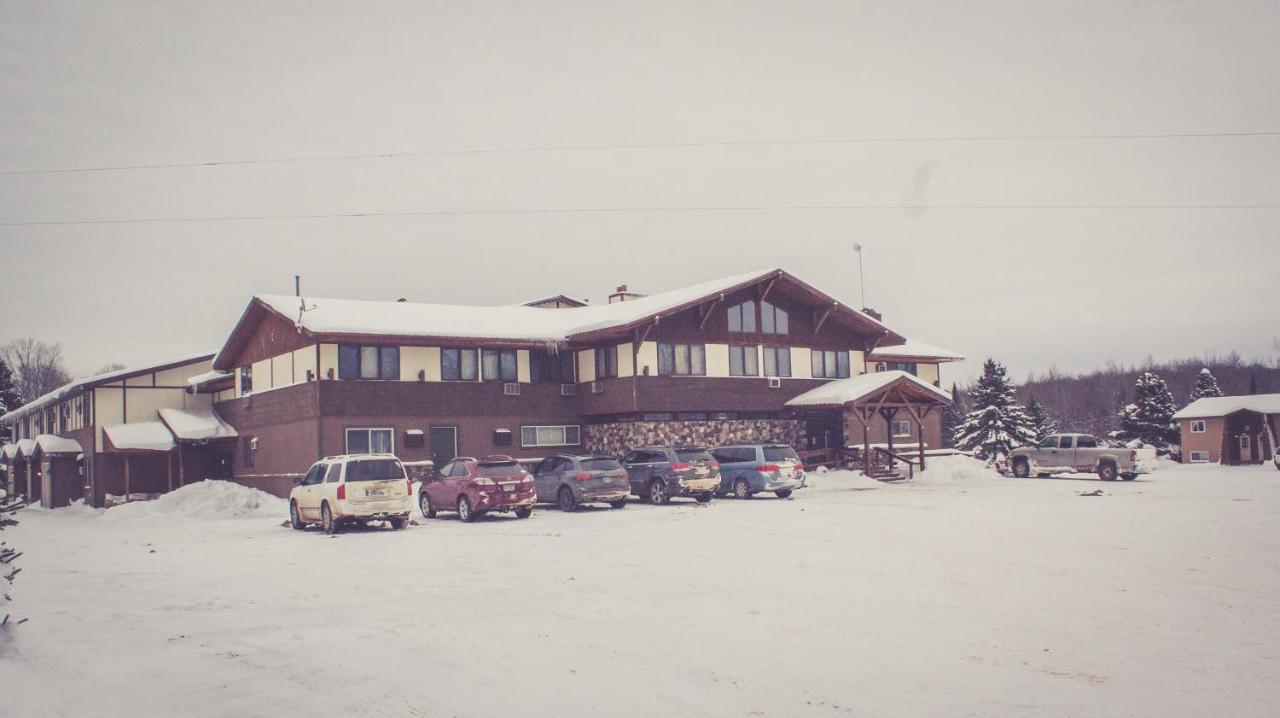 North Ironwood Acres - Black River Lodge Exterior photo
